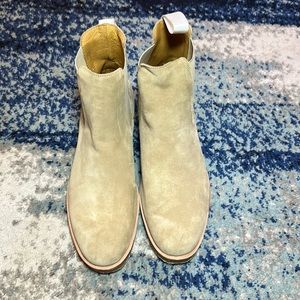 Men’s Suede Chelsea Boots (Sand)